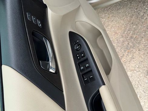 Used 2015 Honda Accord EX-L image 10