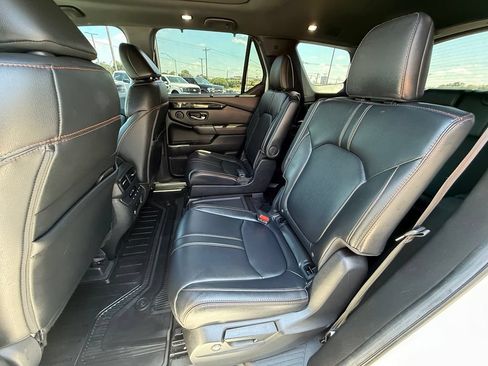 Used 2024 Honda Pilot TrailSport image 7