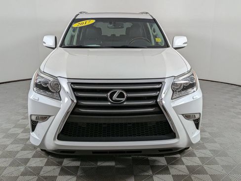 Used 2017 Lexus GX 460 Luxury w/ Preferred Accessory Package AWD/4WD image 8