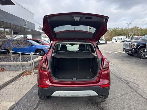 Used 2022 Buick Encore Preferred w/ Safety Package image 25