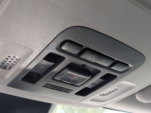 Used 2020 Toyota Camry XSE FWD image 13