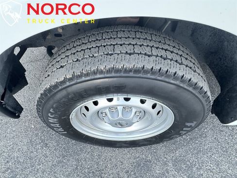 Used 2019 Nissan NV 2500 S image 16