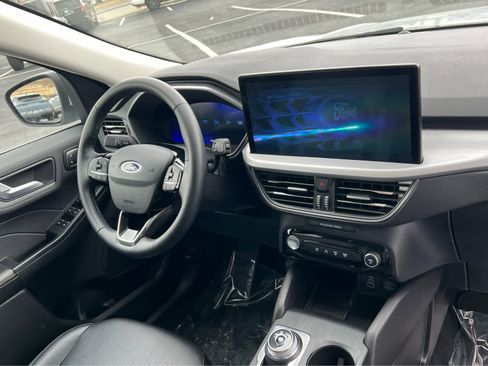 Used 2025 Ford Escape Platinum image 20