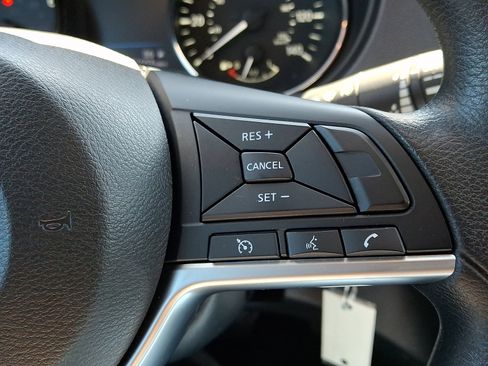 Used 2018 Nissan Rogue S image 21