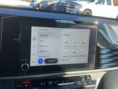 Used 2025 Toyota Camry SE image 14