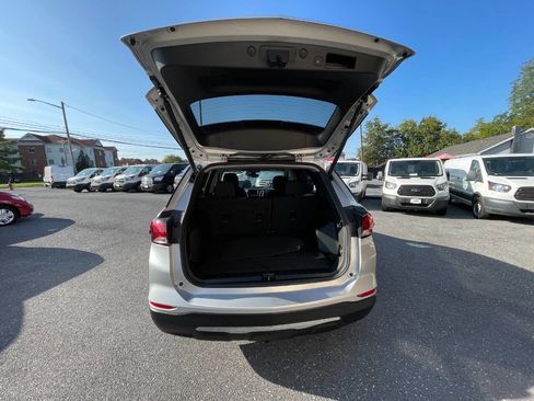 Used 2022 Chevrolet Equinox LT w/ Driver Convenience Package image 28