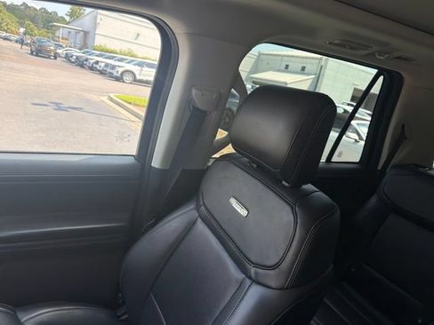 Used 2025 Ford Expedition Platinum AWD/4WD image 23