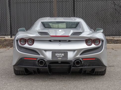 Used 2022 Ferrari F8 Tributo RWD image 46