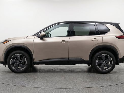 Used 2025 Nissan Rogue SV AWD/4WD image 5