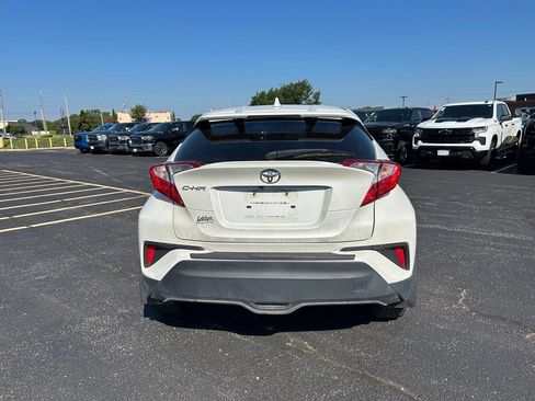 Used 2020 Toyota C-HR XLE FWD image 10