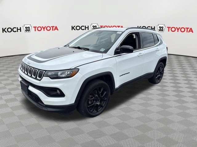 Used 2022 Jeep Compass Latitude w/ Mopar Graphics Package AWD/4WD image 3