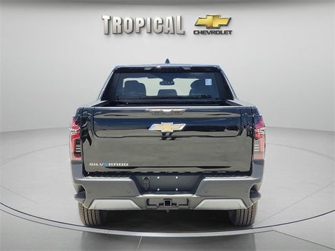 New 2025 Chevrolet Silverado EV LT image 4