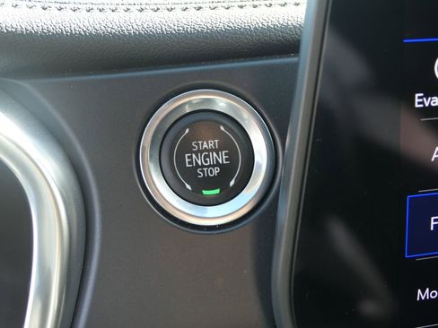 Used 2023 Chevrolet Blazer LT image 14