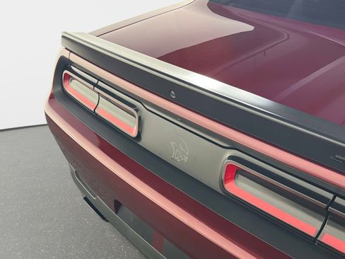 Used 2018 Dodge Challenger SRT Hellcat RWD image 17