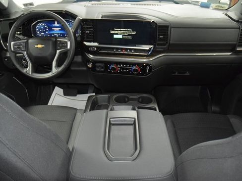 Used 2025 Chevrolet Silverado 2500 LT image 34