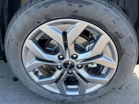 Used 2025 Kia Seltos LX AWD/4WD image 7