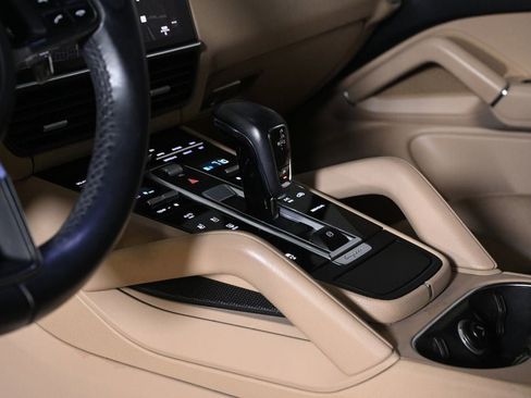 Certified 2023 Porsche Cayenne AWD/4WD image 21