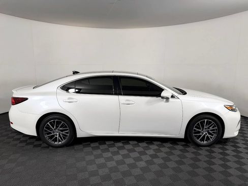 Used 2016 Lexus ES 350 w/ Luxury Package w/Wood Trim FWD image 7