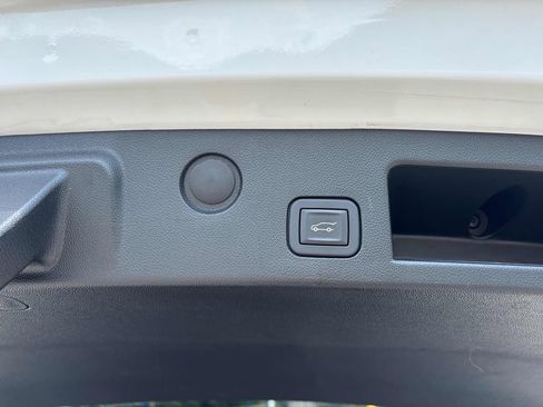 Used 2025 Chevrolet Equinox LT w/ Convenience Package II AWD/4WD image 25