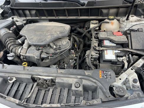 Used 2018 Cadillac XT5 Luxury w/ Driver Awareness Package image 10