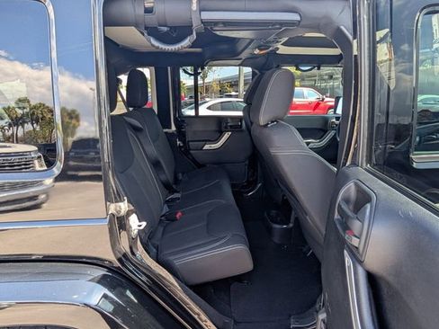 Used 2016 Jeep Wrangler Unlimited Rubicon w/ Connectivity Group image 13