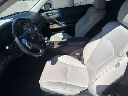 Used 2012 Lexus IS 250C w/ Luxury Pkg RWD image 4