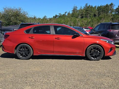 Used 2022 Kia Forte GT-Line w/ GT-Line Premium Package FWD image 3