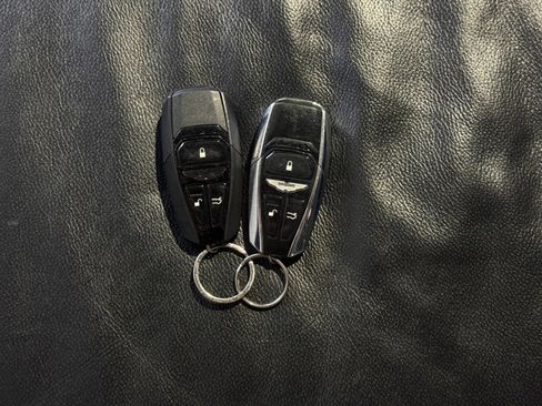 Used 2018 Aston Martin DB11 V12 RWD image 36