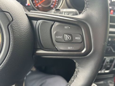 Used 2021 Jeep Wrangler Unlimited Sport AWD/4WD image 25