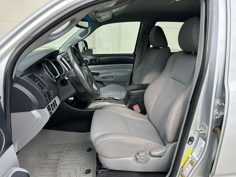 Used 2012 Toyota Tacoma 4x4 Double Cab w/ TRD Sport Pkg image 9