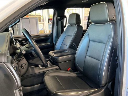 Used 2023 Chevrolet Tahoe Premier image 3