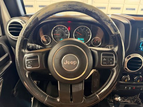Used 2015 Jeep Wrangler Rubicon AWD/4WD image 14