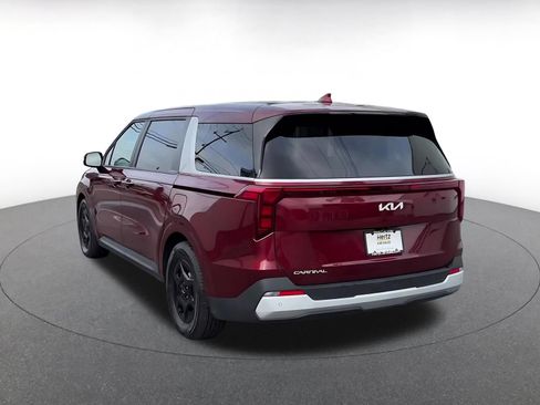 Used 2026 Kia Carnival FWD image 11