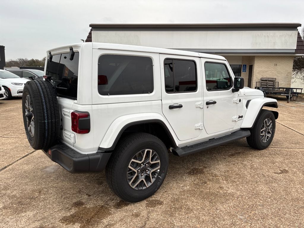 New 2025 Jeep Wrangler Unlimited Sahara AWD/4WD image 5
