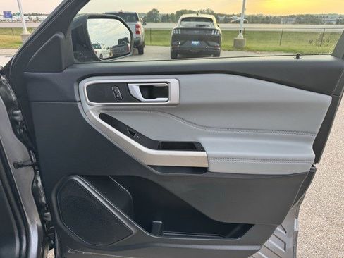 Used 2022 Ford Explorer XLT w/ Equipment Group 202A image 34