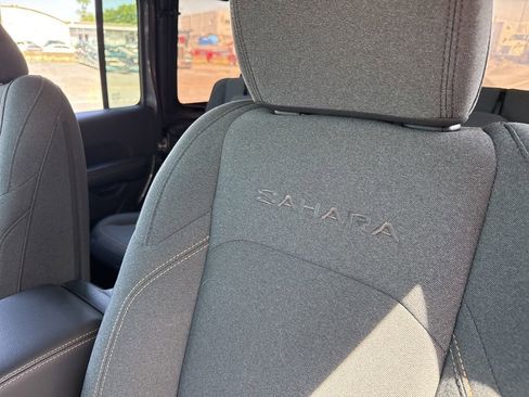Used 2024 Jeep Wrangler Unlimited Sahara w/ Safety Group AWD/4WD image 12
