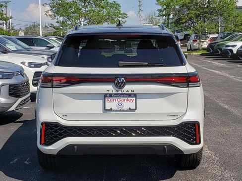 New 2026 Volkswagen Tiguan SE R-Line AWD/4WD image 4