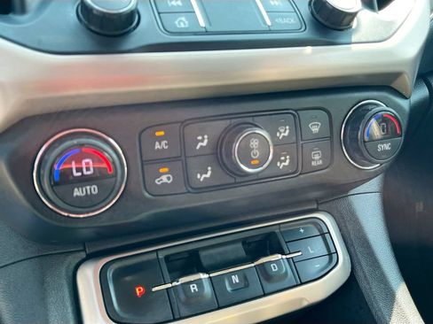Used 2021 GMC Acadia Denali w/ GMC Pro Grade Package AWD/4WD image 16