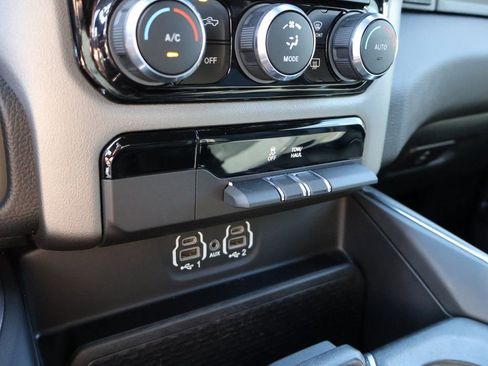 Used 2024 RAM 1500 Laramie image 38