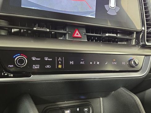 Certified 2025 Kia Sportage EX image 21