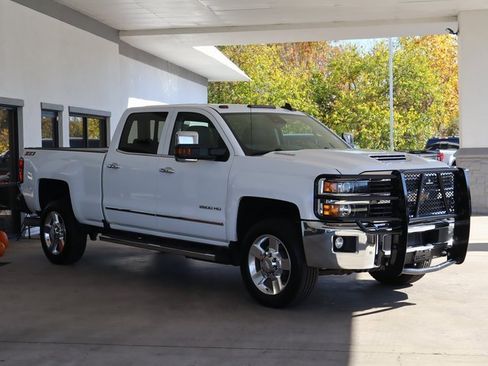 Used 2016 Chevrolet Silverado 2500 LTZ w/ Duramax Plus Package image 8