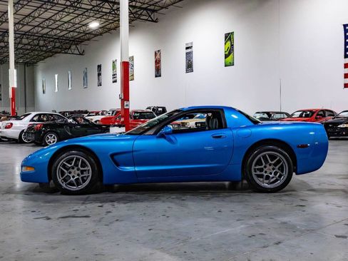 Used 1999 Chevrolet Corvette Coupe RWD image 3