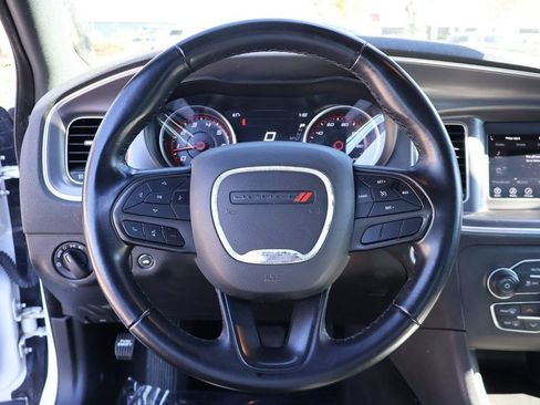 Used 2022 Dodge Charger SXT image 40