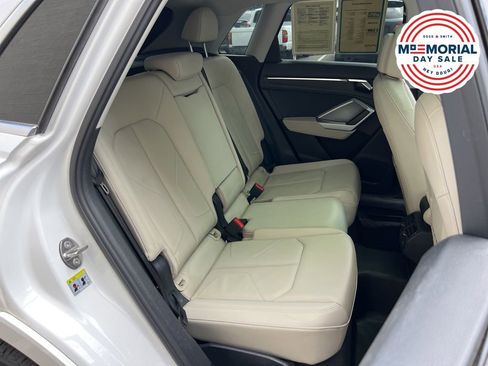 Used 2020 Audi Q3 2.0T Premium Plus w/ Premium Plus Package AWD/4WD image 13