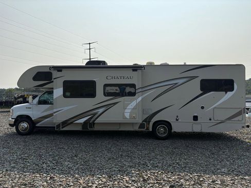 Used 2018 Ford E-450 and Econoline 450 Super Duty w/ Motorhome Prep Package image 4