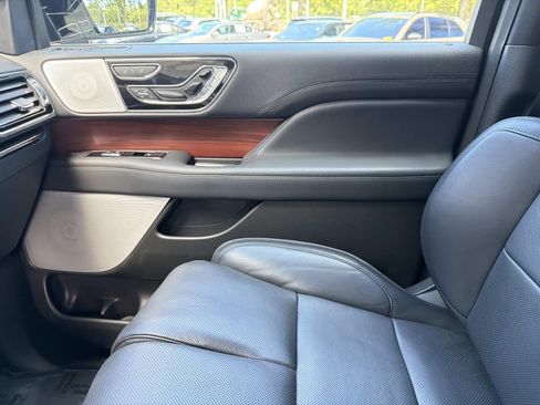 Used 2023 Lincoln Navigator Reserve AWD/4WD image 21