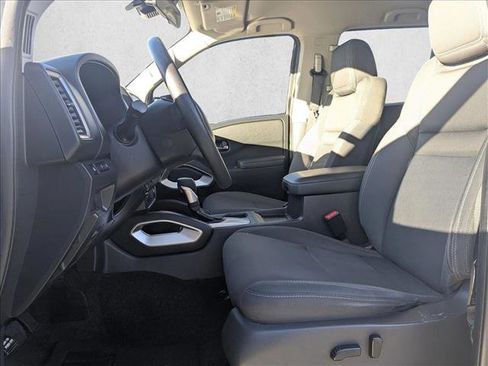 Used 2022 Nissan Frontier SV image 17