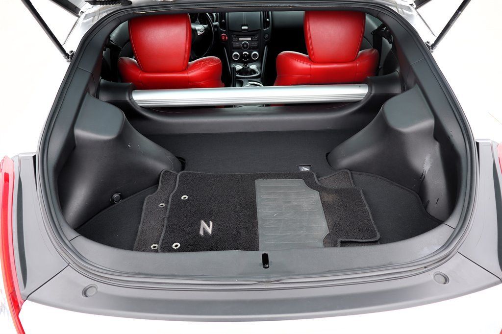 Used 2012 Nissan 370Z Coupe RWD image 29