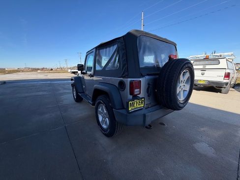 Used 2018 Jeep Wrangler Sport image 6