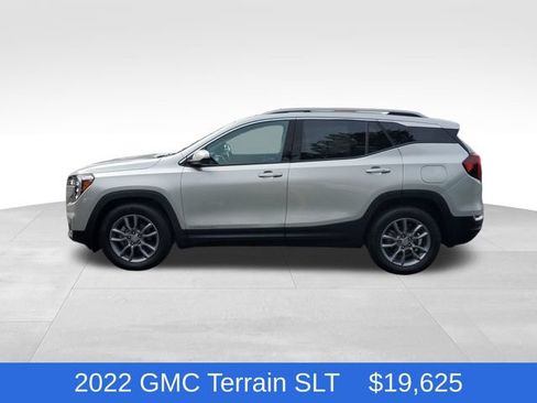 Used 2022 GMC Terrain SLT w/ Infotainment Package II AWD/4WD image 2